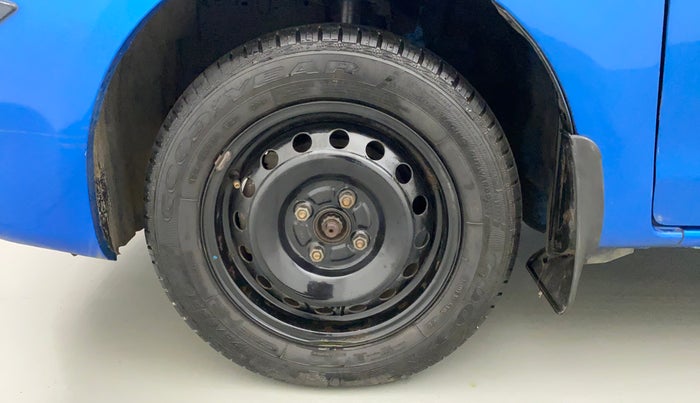 2012 Toyota Etios Liva G, Petrol, Manual, 28,205 km, Left Front Wheel