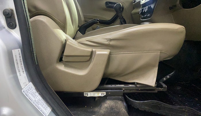 2022 Mahindra BOLERO NEO N 4, Diesel, Manual, 1,02,930 km, Driver Side Adjustment Panel