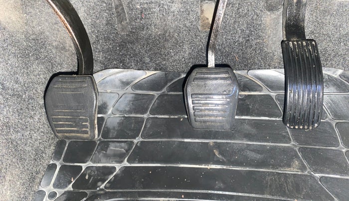 2022 Mahindra BOLERO NEO N 4, Diesel, Manual, 1,02,930 km, Pedals