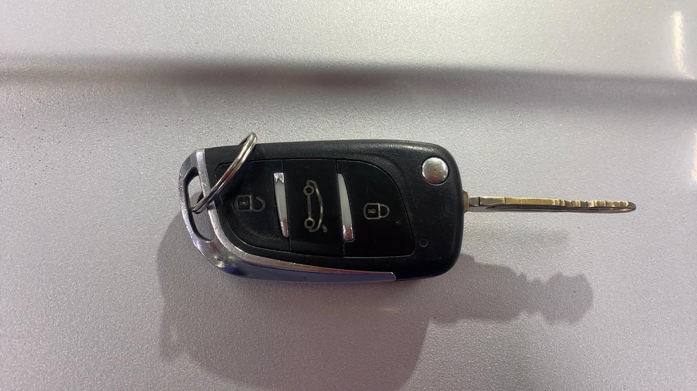 2022 Mahindra BOLERO NEO N 4, Diesel, Manual, 1,02,941 km, Key Close Up