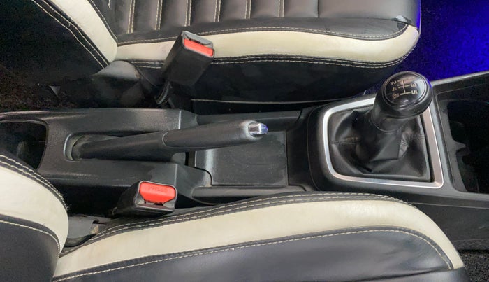 2022 Maruti Swift VXI, Petrol, Manual, 33,958 km, Gear Lever