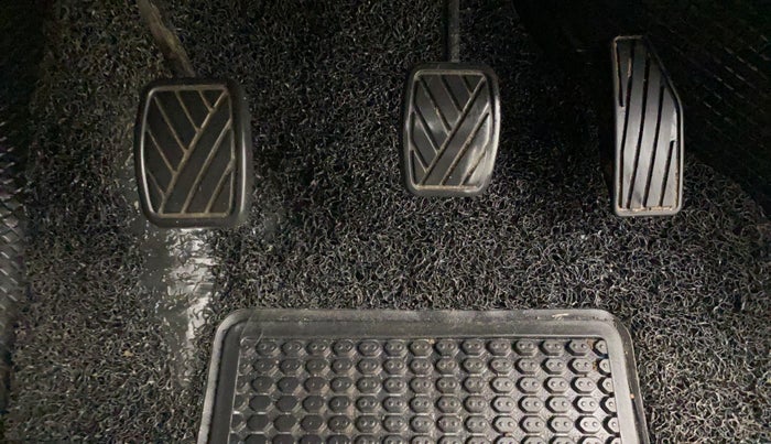 2022 Maruti Swift VXI, Petrol, Manual, 33,958 km, Pedals