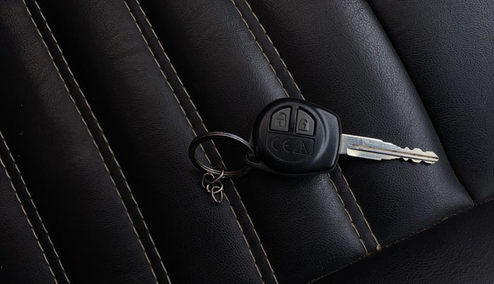 2022 Maruti Swift VXI, Petrol, Manual, 33,958 km, Key Close Up