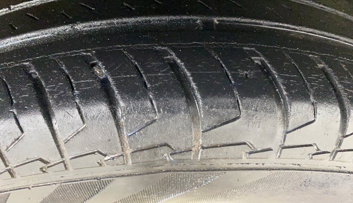 2022 Maruti Swift VXI, Petrol, Manual, 33,958 km, Right Front Tyre Tread