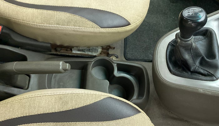 2016 Hyundai i10 SPORTZ 1.1 IRDE2, Petrol, Manual, 77,695 km, Gear Lever