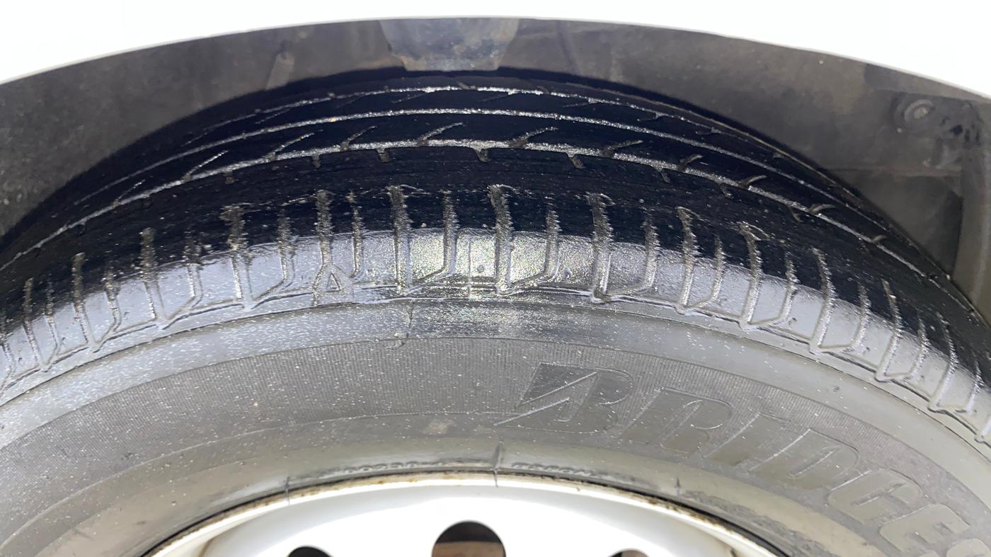 2016 Hyundai i10 MAGNA 1.1, Petrol, Manual, 57,605 km, Right Front Tyre Tread