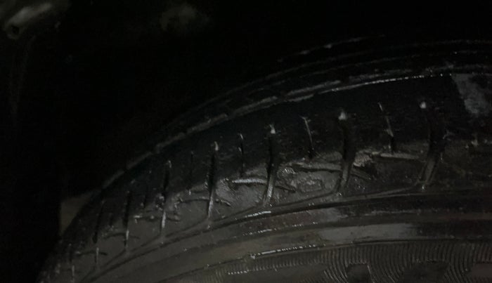 2018 Maruti Baleno DELTA PETROL 1.2, Petrol, Manual, 50,233 km, Right Front Tyre Tread