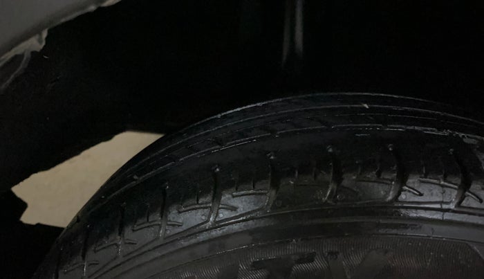 2018 Maruti Baleno DELTA PETROL 1.2, Petrol, Manual, 50,233 km, Right Rear Tyre Tread