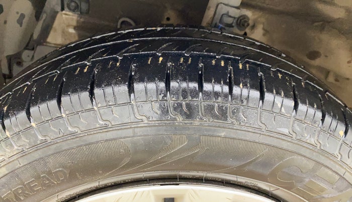 2014 Maruti Swift Dzire VXI, Petrol, Manual, 1,17,461 km, Left Front Tyre Tread