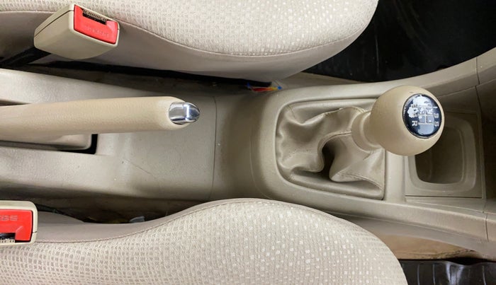 2014 Maruti Swift Dzire VXI, Petrol, Manual, 1,17,461 km, Gear Lever