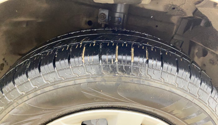2014 Maruti Swift Dzire VXI, Petrol, Manual, 1,17,461 km, Right Front Tyre Tread