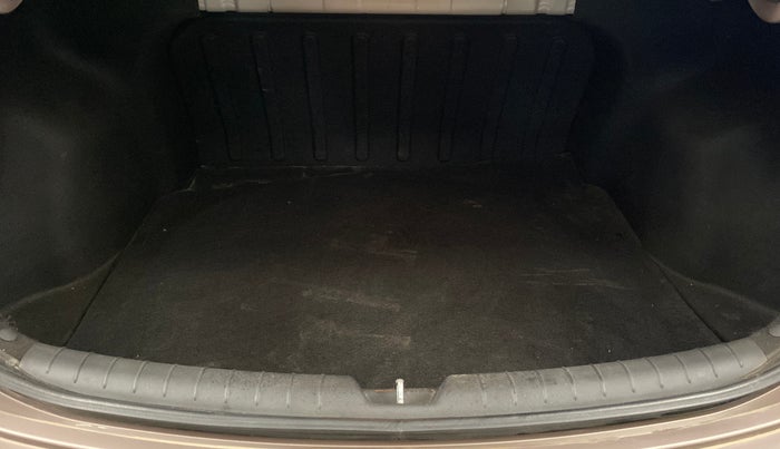 2018 Hyundai Verna 1.6 VTVT SX, Petrol, Manual, 51,170 km, Boot Inside