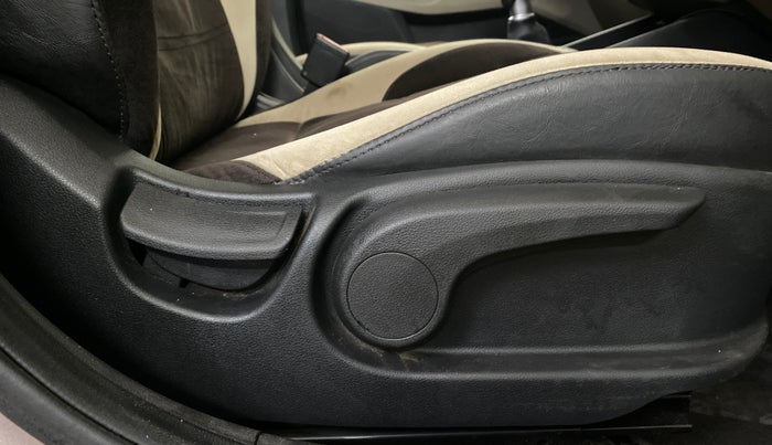 2018 Hyundai Verna 1.6 VTVT SX, Petrol, Manual, 51,170 km, Driver Side Adjustment Panel