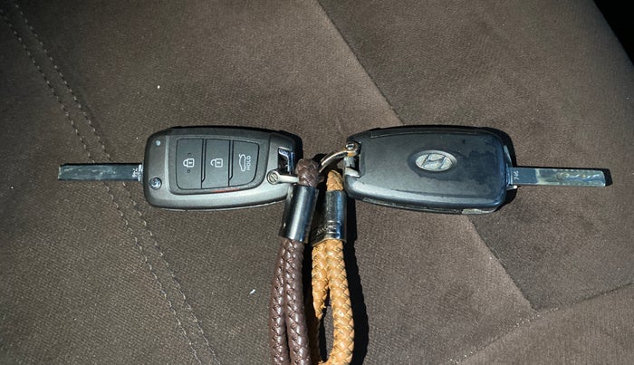 2018 Hyundai Verna 1.6 VTVT SX, Petrol, Manual, 51,170 km, Key Close Up