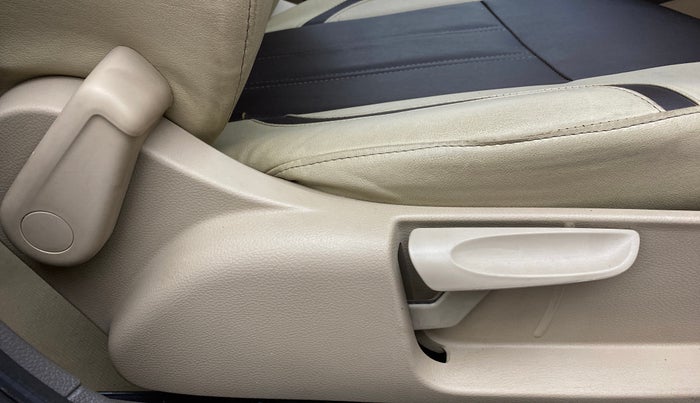 2018 Volkswagen Vento 1.2 TSI HIGHLINE PLUS AT, Petrol, Automatic, 84,790 km, Driver Side Adjustment Panel
