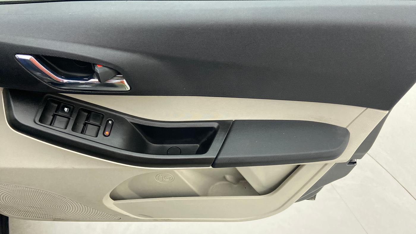 2022 Tata Tiago XZ+ CNG 1.2 RTN, CNG, Manual, 13,579 km, Driver Side Door Panels Control