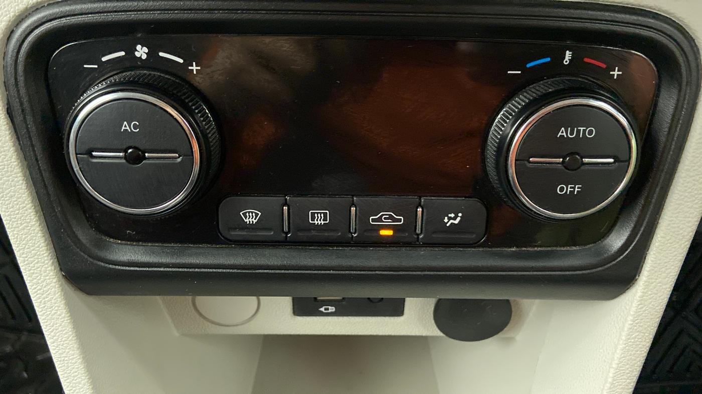 2022 Tata Tiago XZ+ CNG 1.2 RTN, CNG, Manual, 13,579 km, Automatic Climate Control
