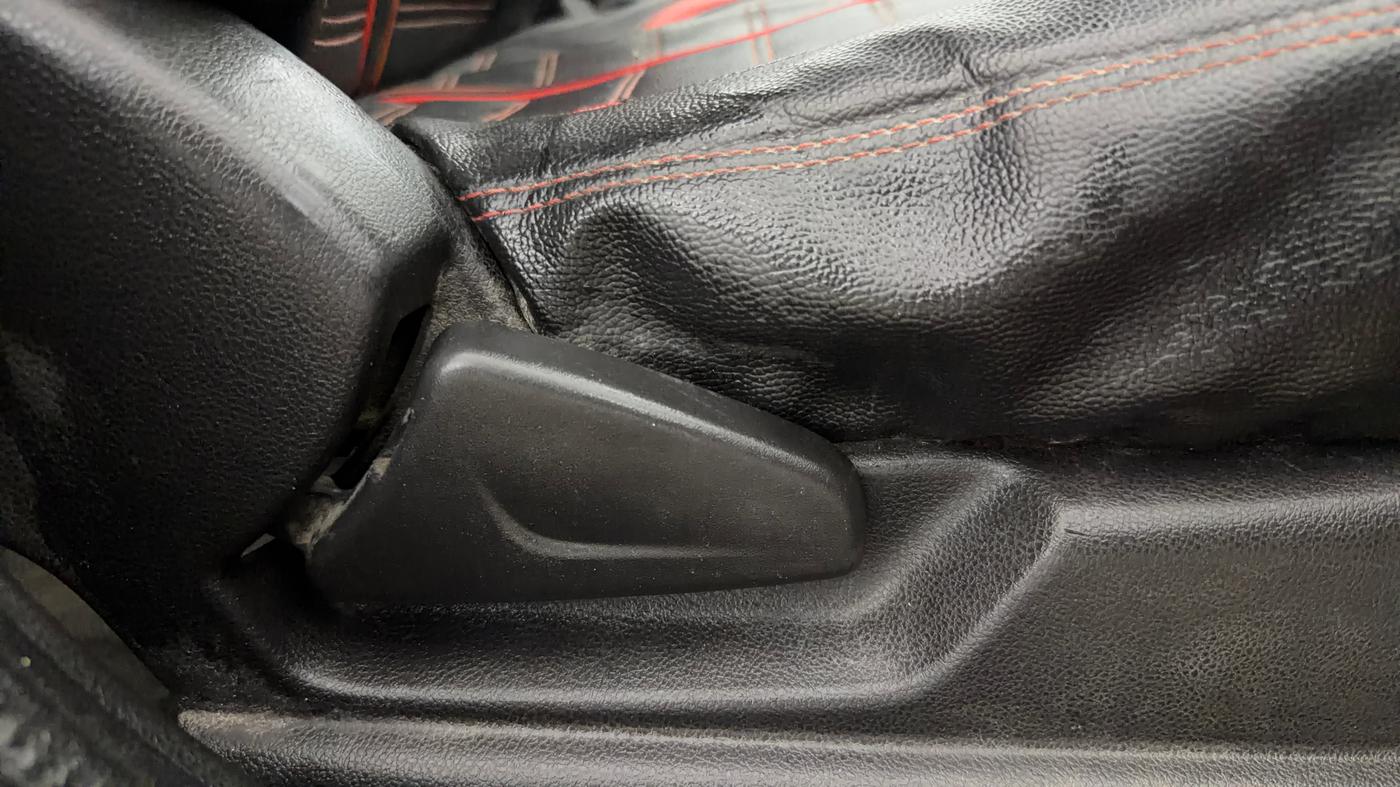 2017 Renault Kwid RXT 0.8, Petrol, Manual, 48,296 km, Driver Side Adjustment Panel