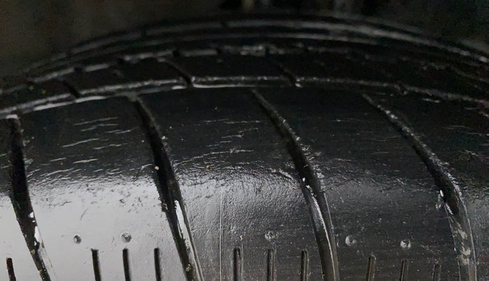 2018 Maruti Dzire VXI, Petrol, Manual, 40,275 km, Right Front Tyre Tread