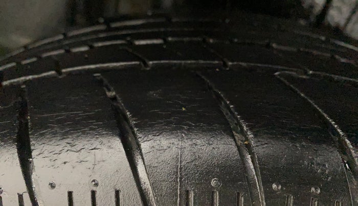 2018 Maruti Dzire VXI, Petrol, Manual, 40,275 km, Right Rear Tyre Tread