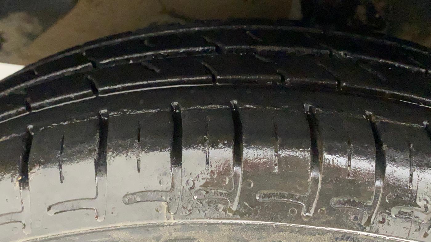 2022 Hyundai GRAND I10 NIOS SPORTZ 1.2 KAPPA VTVT CNG, CNG, Manual, 16,959 km, Left Front Tyre Tread