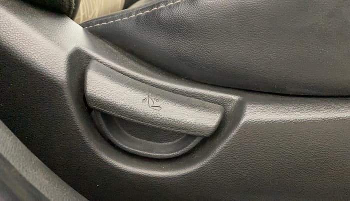 2018 Hyundai Grand i10 MAGNA 1.2 KAPPA VTVT, Petrol, Manual, 49,520 km, Driver Side Adjustment Panel