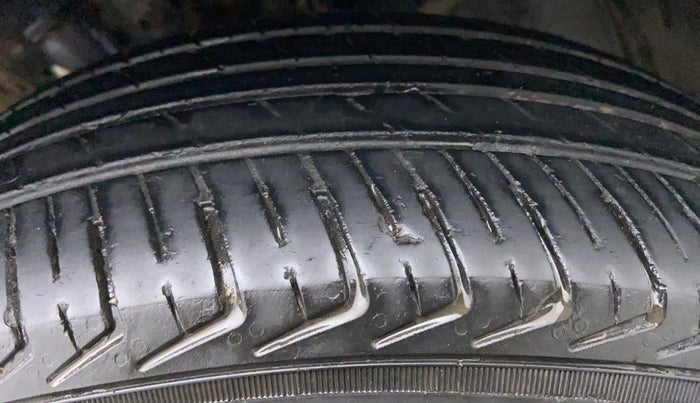 2020 Maruti New Wagon-R 1.0 Lxi (o) cng, CNG, Manual, 16,614 km, Left Front Tyre Tread