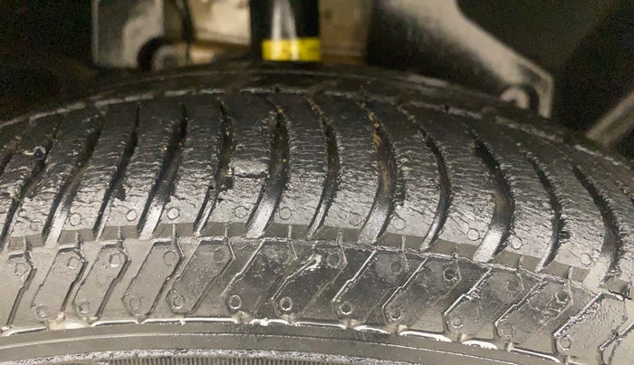 2016 Ford Ecosport TITANIUM 1.5L DIESEL, Diesel, Manual, 95,314 km, Right Front Tyre Tread