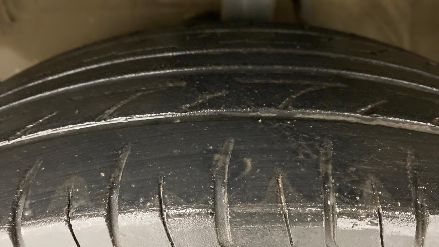 2009 Maruti Swift VDI, Diesel, Manual, 69,579 km, Left Front Tyre Tread