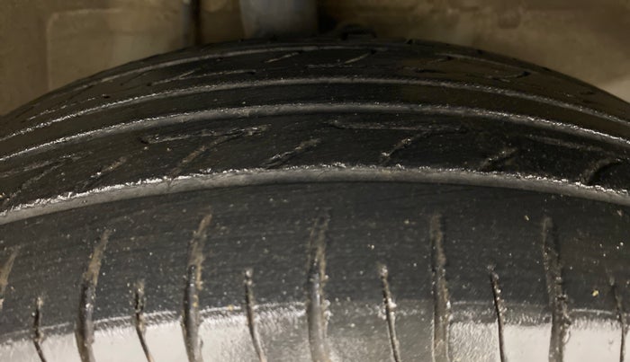 2009 Maruti Swift VDI, Diesel, Manual, 69,579 km, Right Front Tyre Tread