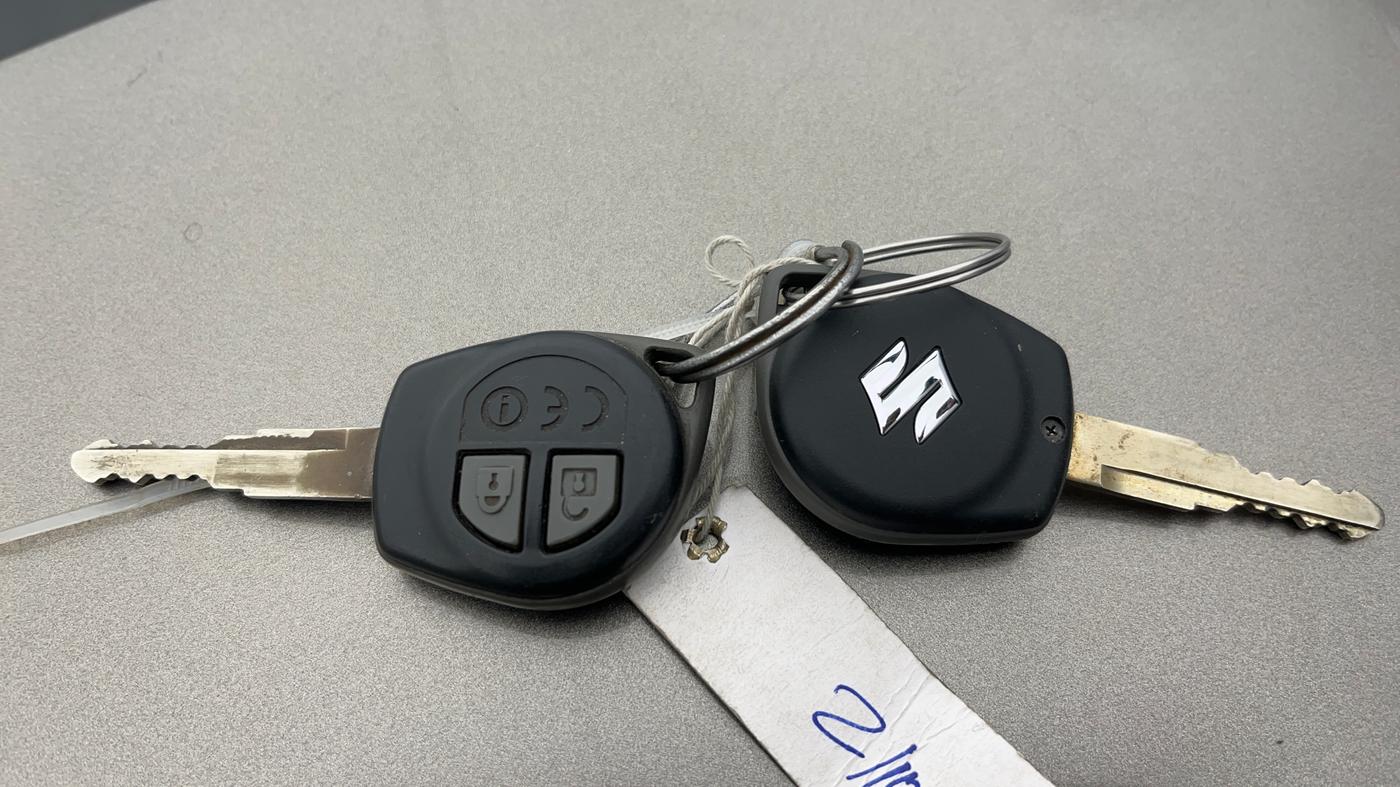 2021 Maruti Dzire VXI, Petrol, Manual, 30,819 km, Key Close Up