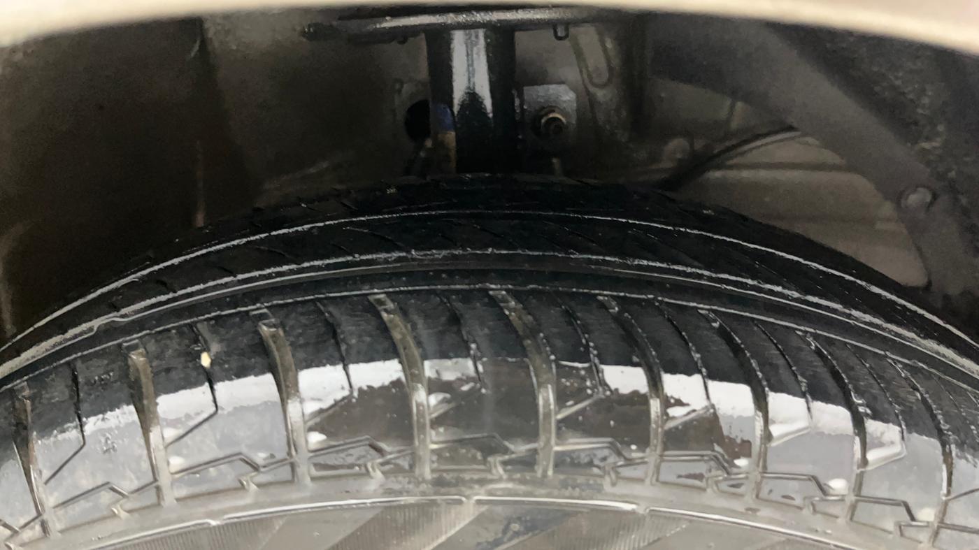 2021 Maruti Dzire VXI, Petrol, Manual, 30,819 km, Right Front Tyre Tread