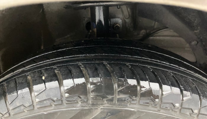 2021 Maruti Dzire VXI, Petrol, Manual, 30,819 km, Right Front Tyre Tread