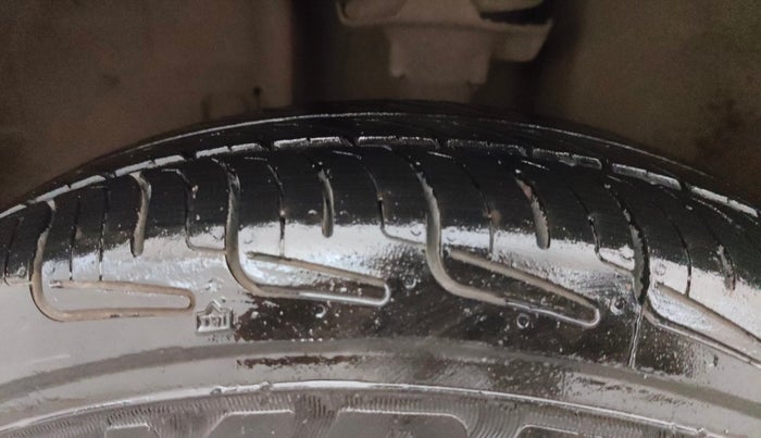 2019 Renault Kwid CLIMBER 1.0 (O), Petrol, Manual, 60,949 km, Left Front Tyre Tread