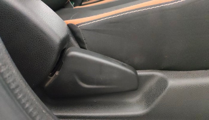 2019 Renault Kwid CLIMBER 1.0 (O), Petrol, Manual, 60,949 km, Driver Side Adjustment Panel