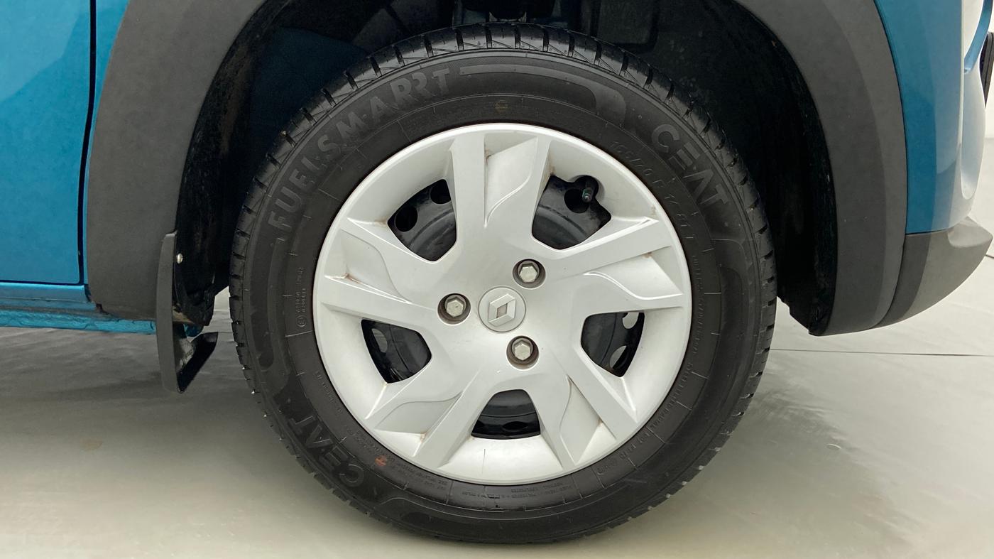 2022 Renault Kwid 1.0 RXT AT, Petrol, Automatic, 3,303 km, Right Front Wheel