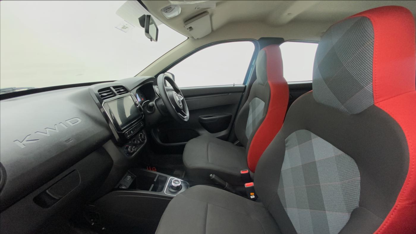 2022 Renault Kwid 1.0 RXT AT, Petrol, Automatic, 3,303 km, Right Side Front Door Cabin