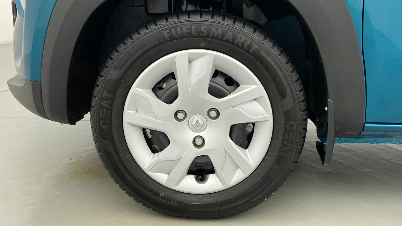 2022 Renault Kwid 1.0 RXT AT, Petrol, Automatic, 3,303 km, Left Front Wheel