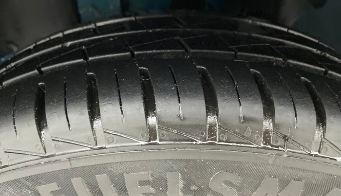 2022 Renault Kwid 1.0 RXT AT, Petrol, Automatic, 3,303 km, Left Front Tyre Tread