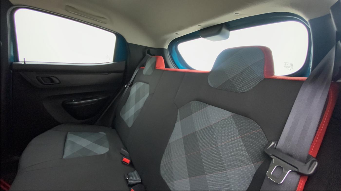 2022 Renault Kwid 1.0 RXT AT, Petrol, Automatic, 3,303 km, Right Side Rear Door Cabin