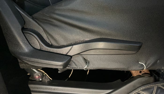 2020 Maruti IGNIS ALPHA 1.2 DUAL TONE, Petrol, Manual, 54,171 km, Driver Side Adjustment Panel