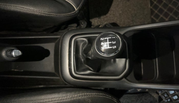 2020 Maruti IGNIS ALPHA 1.2 DUAL TONE, Petrol, Manual, 54,171 km, Gear Lever