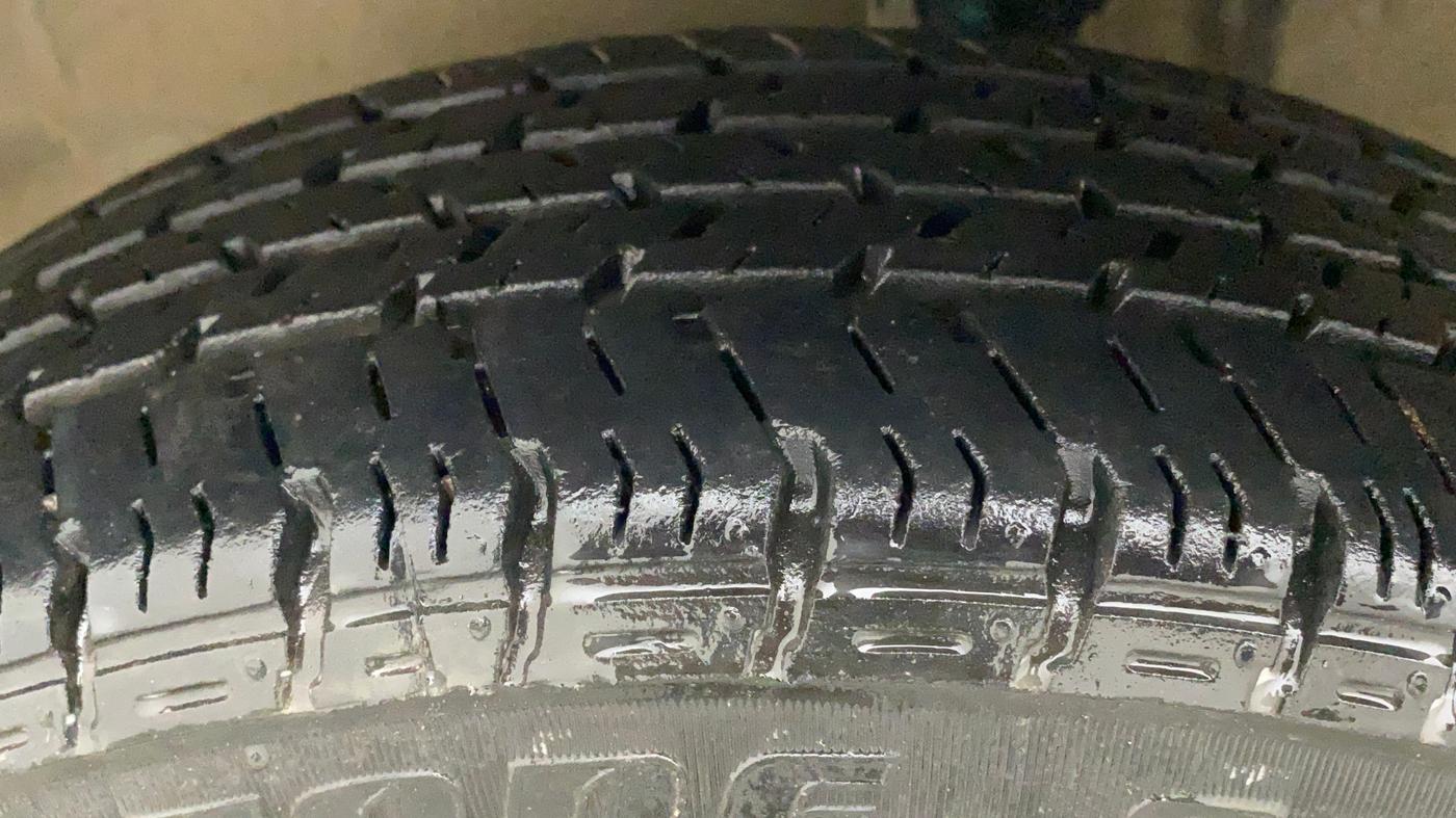 2016 Maruti Alto K10 VXI, Petrol, Manual, 16,519 km, Left Front Tyre Tread