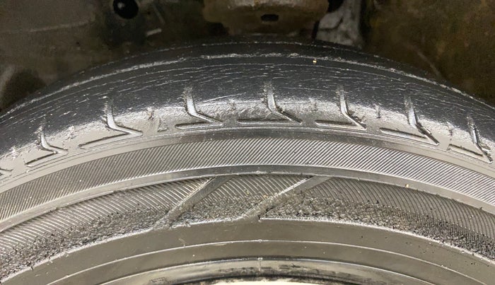 2012 Maruti Wagon R 1.0 LXI, Petrol, Manual, 81,230 km, Left Front Tyre Tread