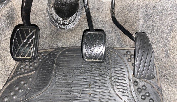 2012 Maruti Wagon R 1.0 LXI, Petrol, Manual, 81,230 km, Pedals