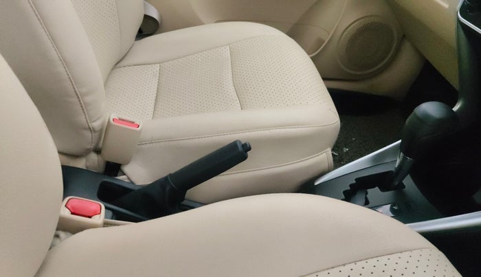 2020 Toyota YARIS J CVT, Petrol, Automatic, 34,979 km, Gear Lever