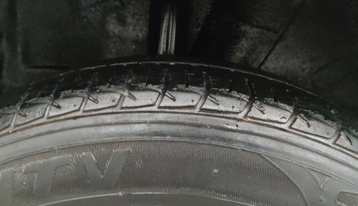 2020 Toyota YARIS J CVT, Petrol, Automatic, 34,979 km, Right Rear Tyre Tread