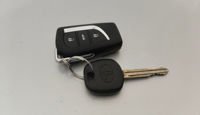 2020 Toyota YARIS J CVT, Petrol, Automatic, 34,979 km, Key Close Up