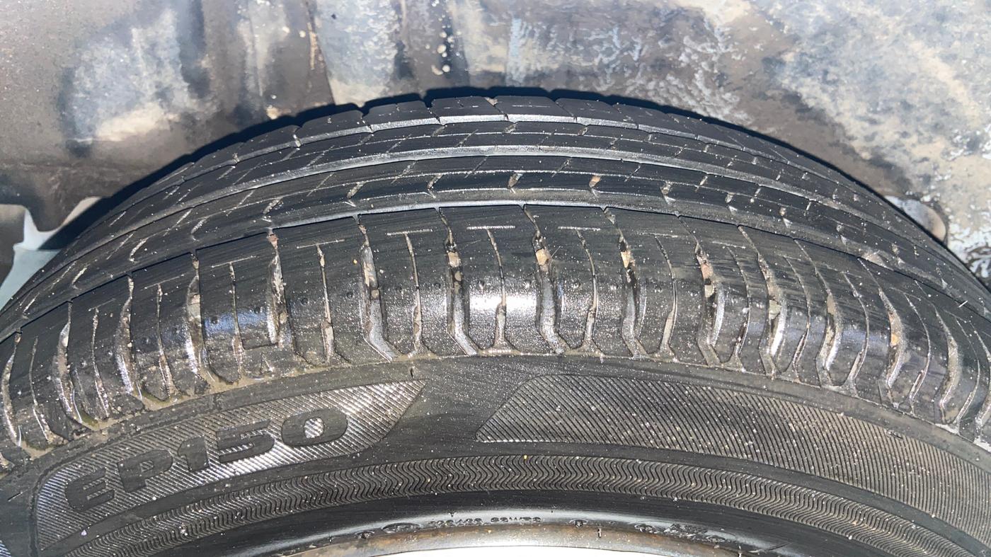 2019 Maruti Swift VXI AMT, Petrol, Automatic, 80,502 km, Right Rear Tyre Tread