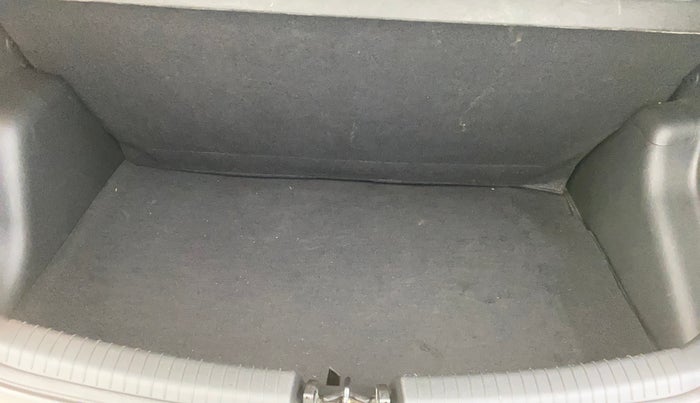2016 Hyundai Grand i10 ASTA (O) AT 1.2 KAPPA VTVT, Petrol, Automatic, 24,673 km, Boot Inside